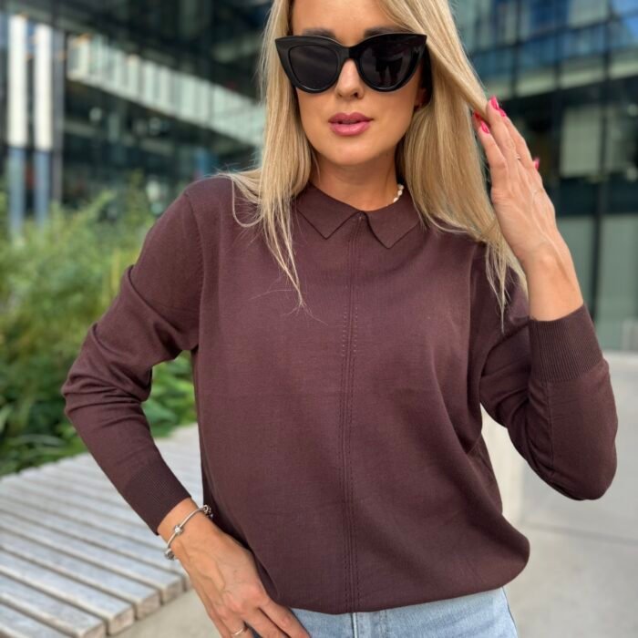 Megztinis su apykakle ilgom rankovėm<span> - </span>Šokoladinė