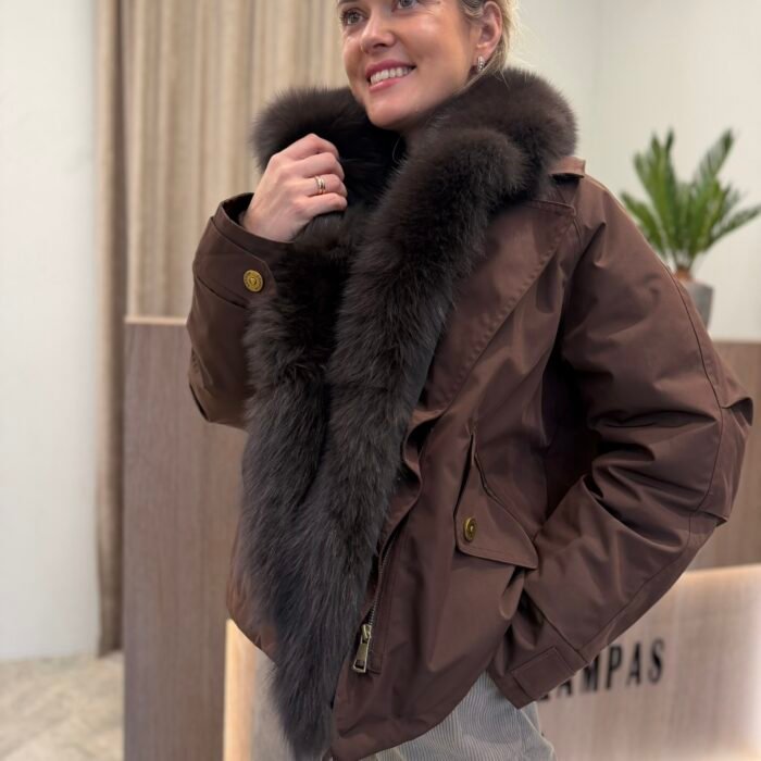 „Fur Luxe Parka pūra jaka ar īstu kažokādu - elegance un siltums vienā