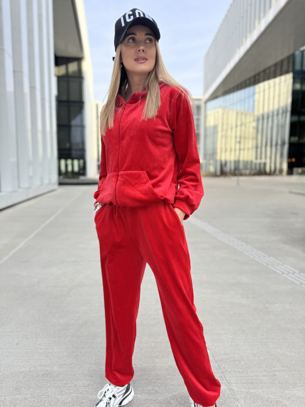 Veliūrinis kostiumėlis "Velvet Zip" - Image 8