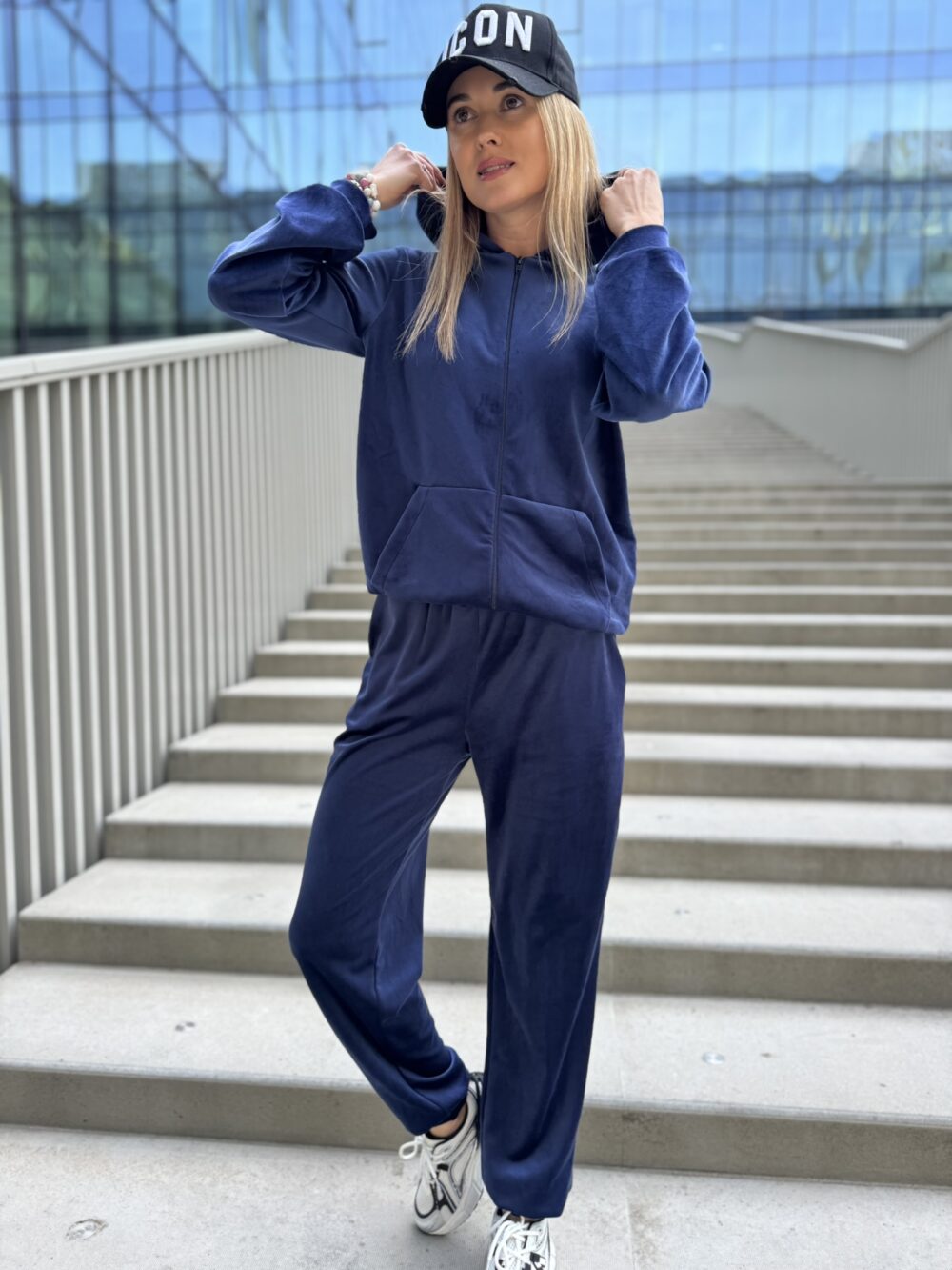 Veliūrinis kostiumėlis "Velvet Zip" - Image 7