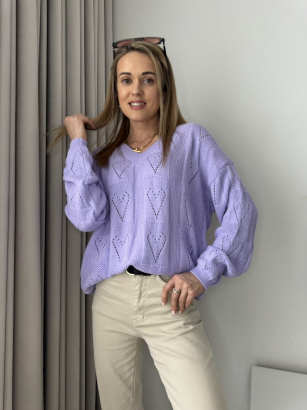 „Aroma Knit“ Kvepiantis Megztukas su V Formos Iškirpte - Image 5