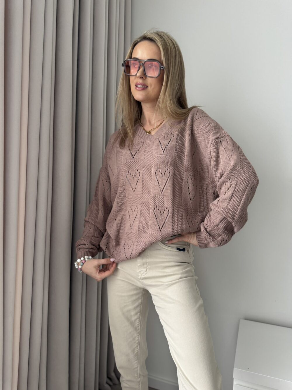 „Aroma Knit“ Kvepiantis Megztukas su V Formos Iškirpte - Image 3