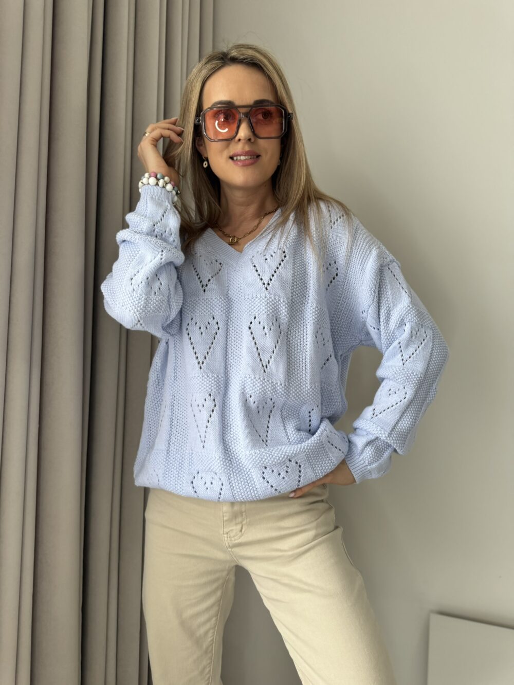 „Aroma Knit“ Kvepiantis Megztukas su V Formos Iškirpte