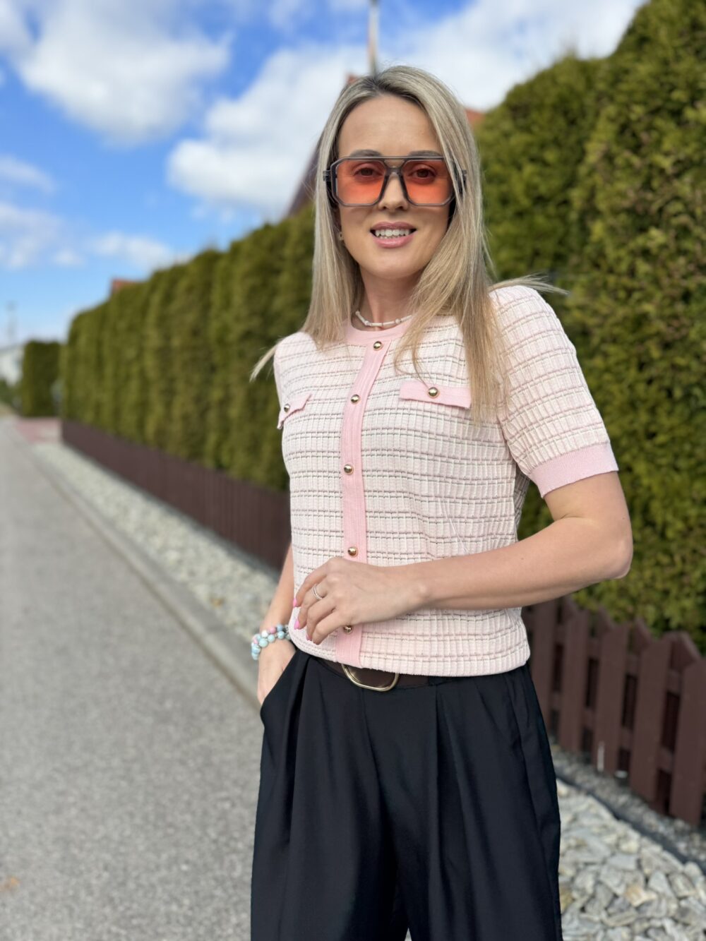 Vizkozinis megztukas su dekoratyvinėmis sagomis - Image 4