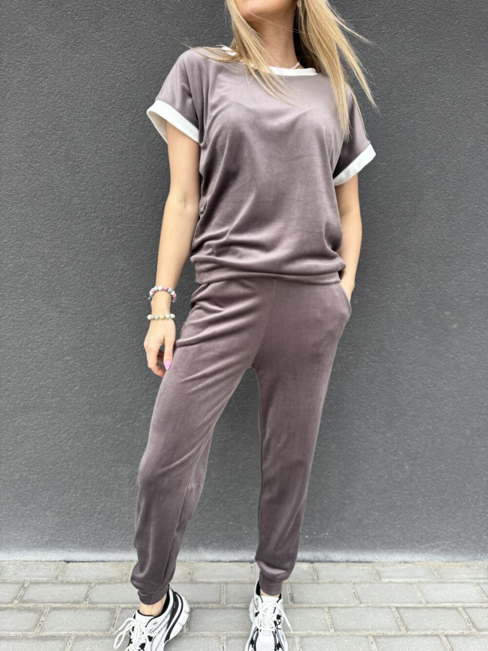 Laisvalaikio kostiumėlis „Velvet Soft“ - Image 4