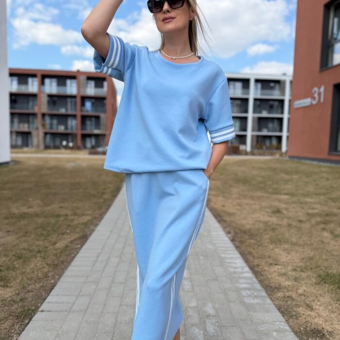 „Sporty Elegance“ dviejų dalių kostiumėlis